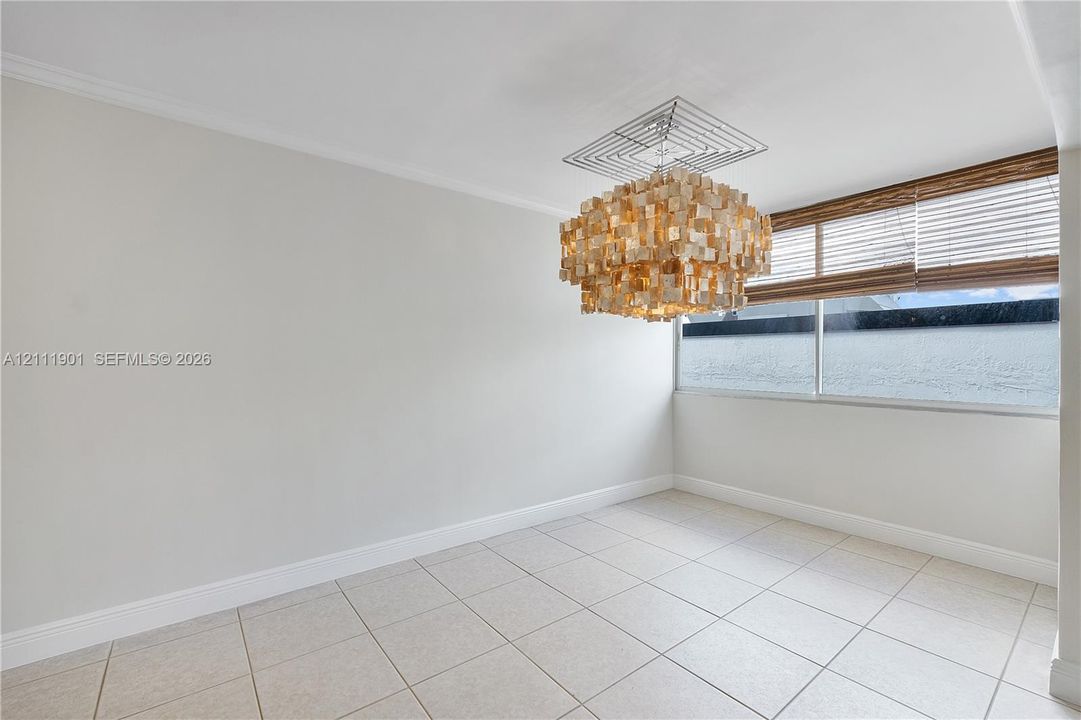 На продажу: $975,000 (2 спален, 1 ванн, 1475 Квадратных фут)