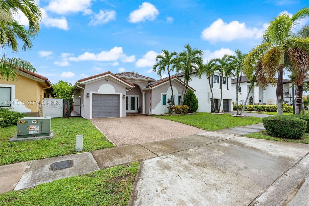 For Rent: $3,700 (3 beds, 2 baths, 1668 Square Feet)
