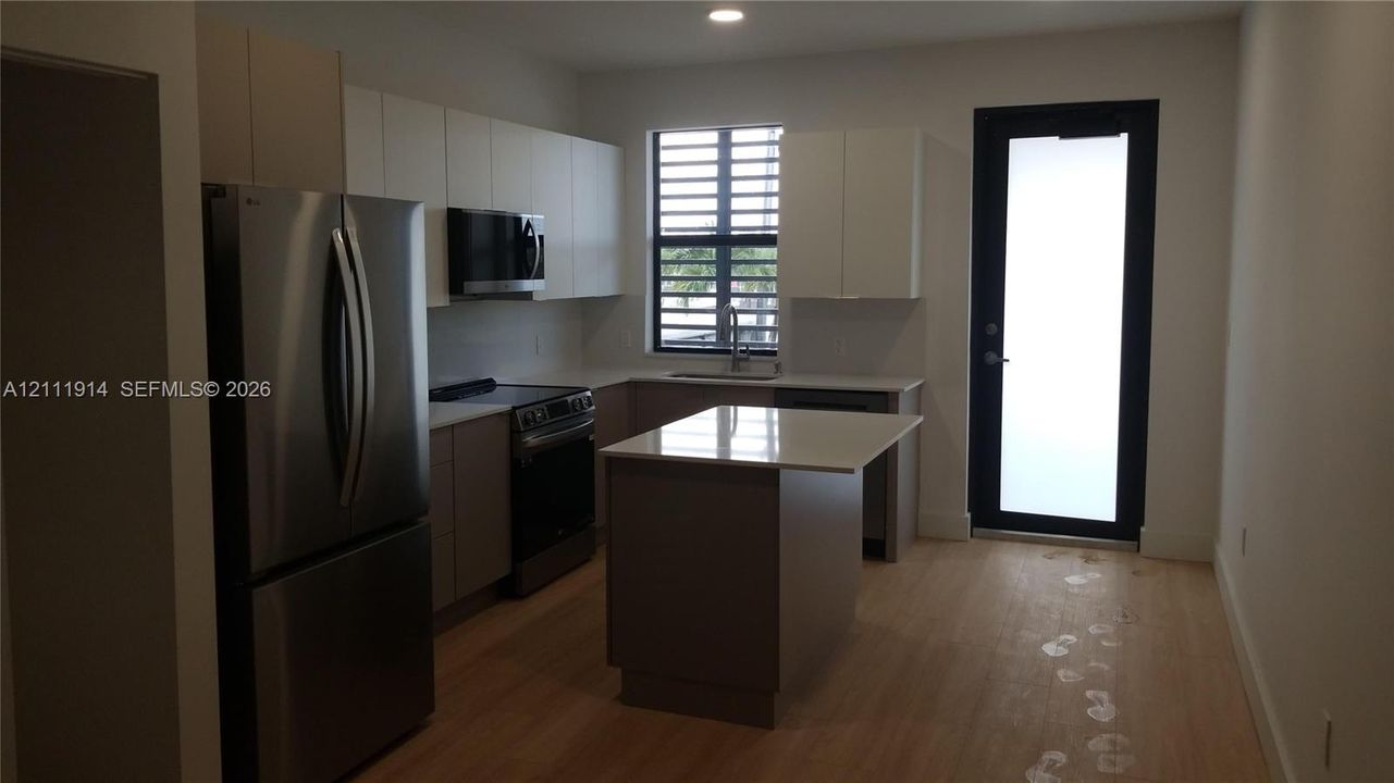 For Rent: $2,100 (2 beds, 1 baths, 0 Square Feet)