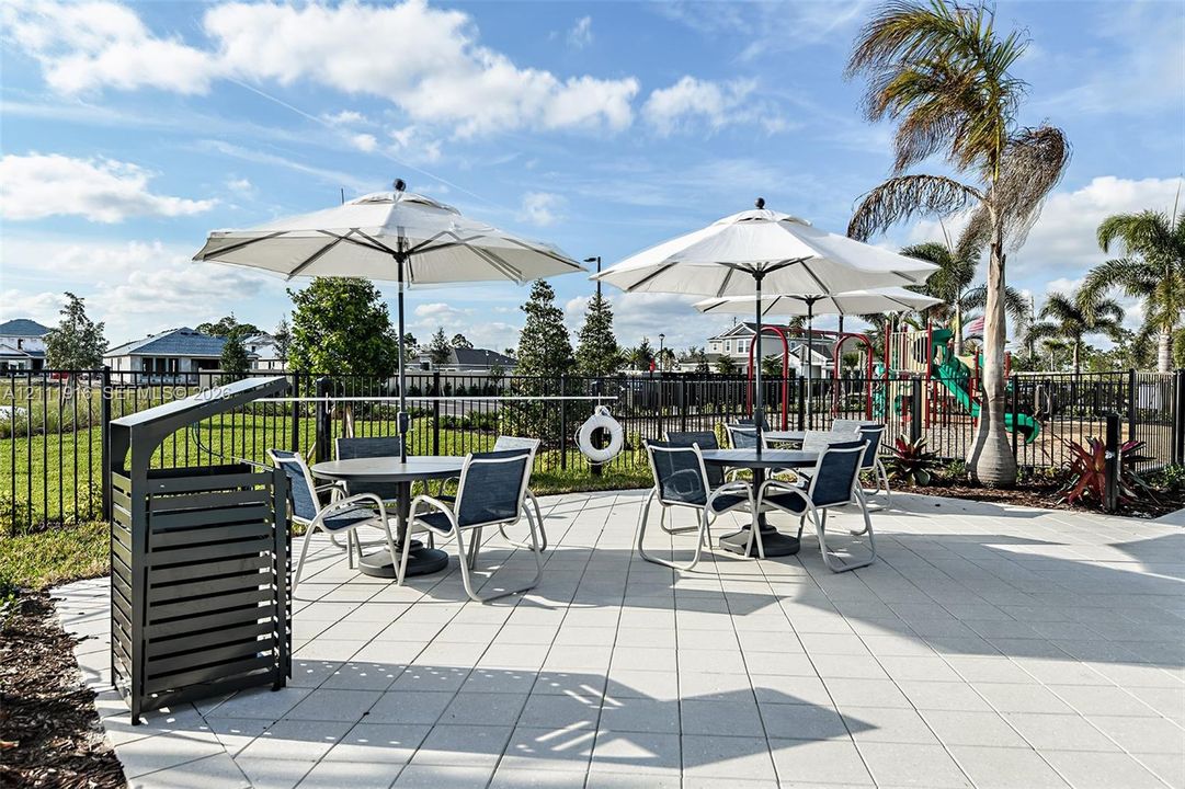 Veranda Oaks Community