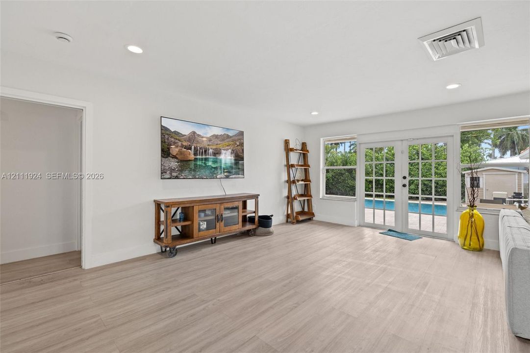 В аренду: $7,950 (5 спален, 3 ванн, 2913 Квадратных фут)