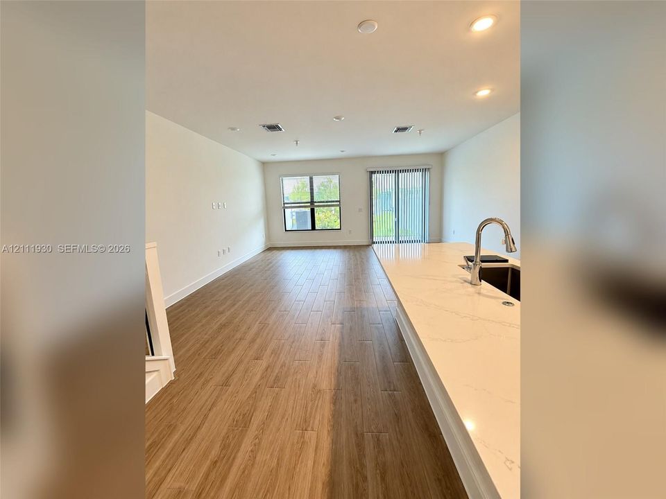 For Rent: $4,200 (3 beds, 2 baths, 1798 Square Feet)