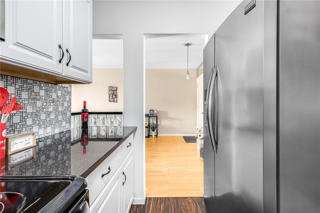 For Rent: $1,850 (1 beds, 1 baths, 600 Square Feet)