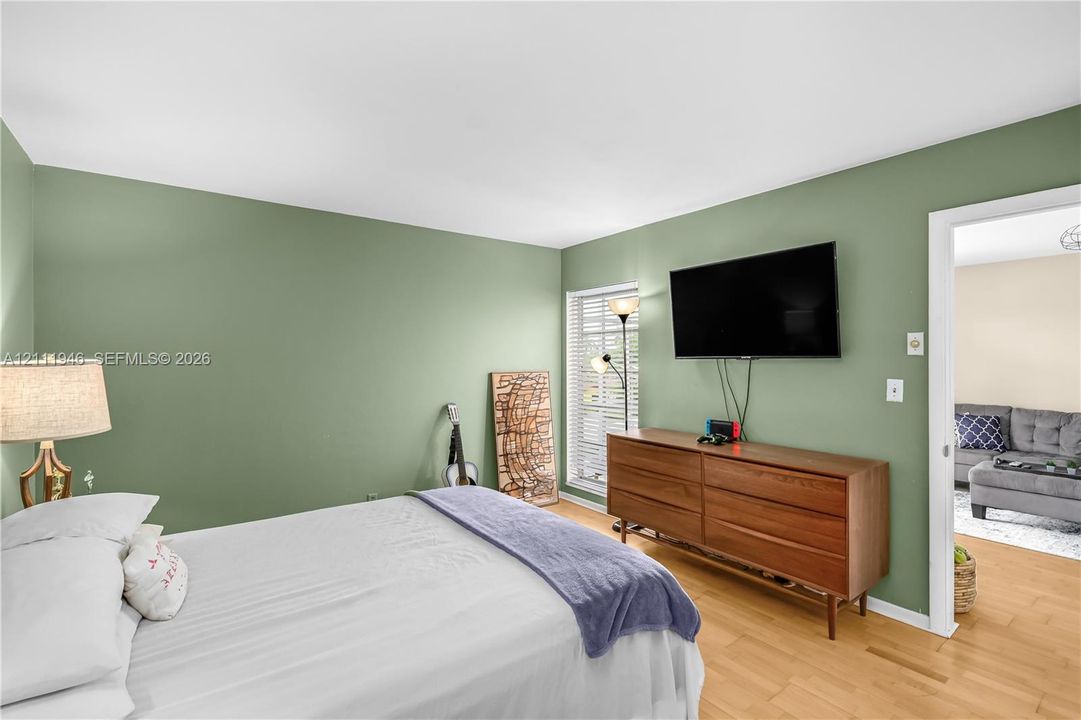 For Rent: $1,850 (1 beds, 1 baths, 600 Square Feet)