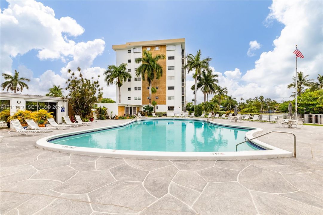 For Rent: $1,850 (1 beds, 1 baths, 600 Square Feet)