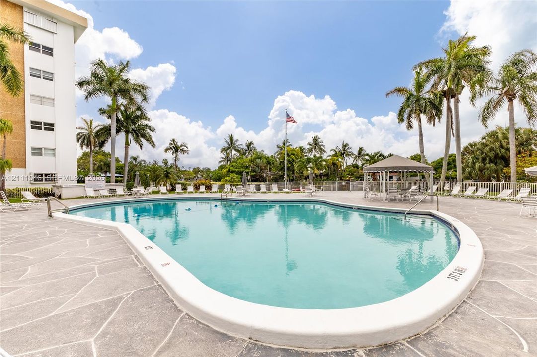For Rent: $1,850 (1 beds, 1 baths, 600 Square Feet)