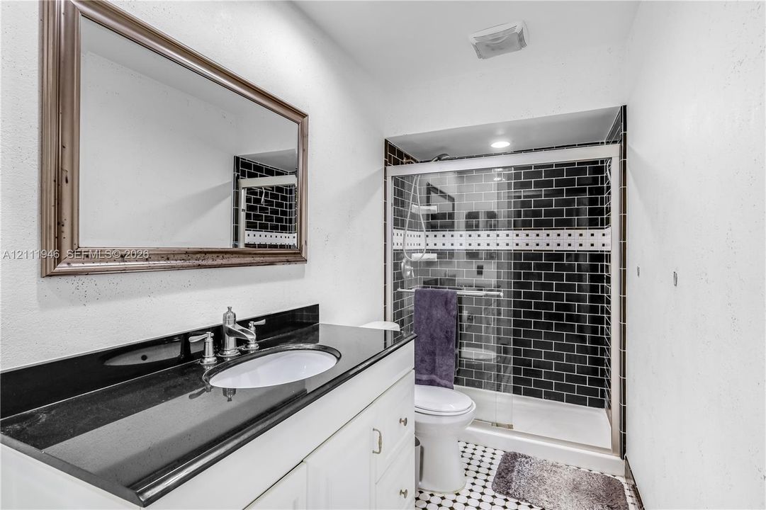For Rent: $1,850 (1 beds, 1 baths, 600 Square Feet)