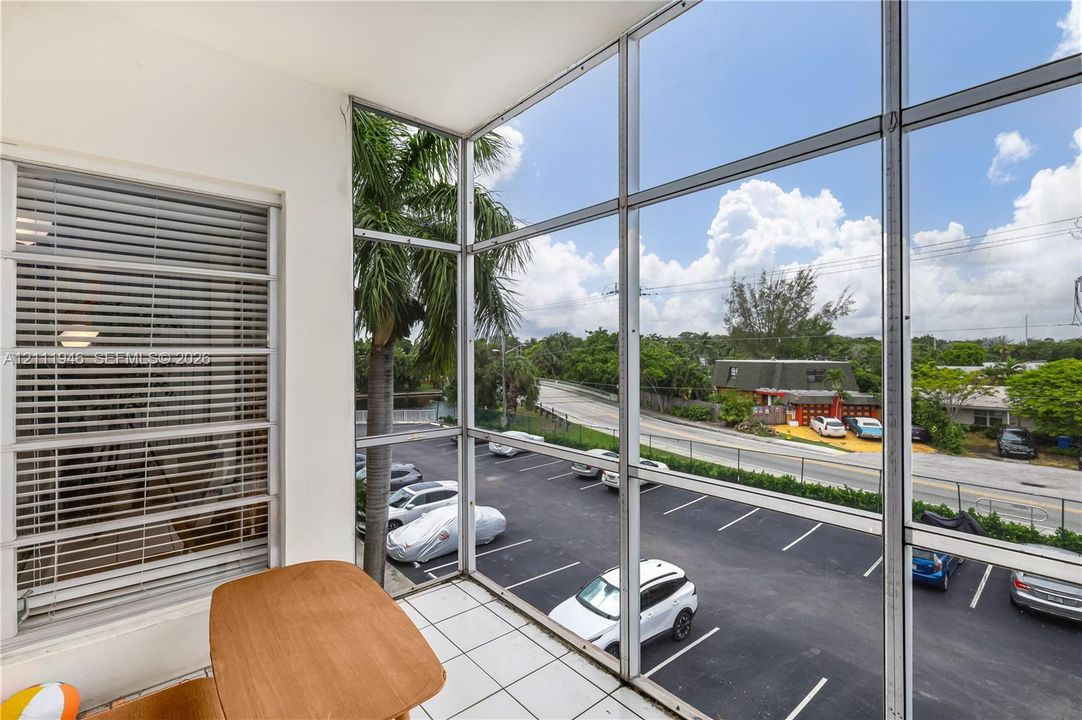 For Rent: $1,850 (1 beds, 1 baths, 600 Square Feet)