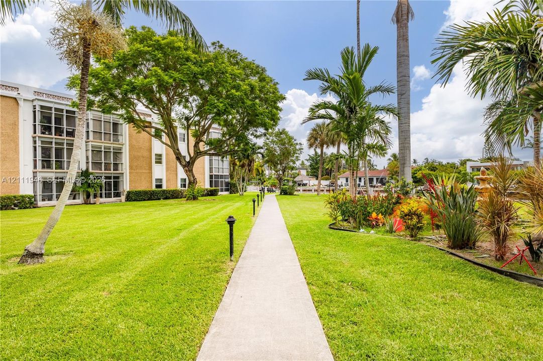 For Rent: $1,850 (1 beds, 1 baths, 600 Square Feet)