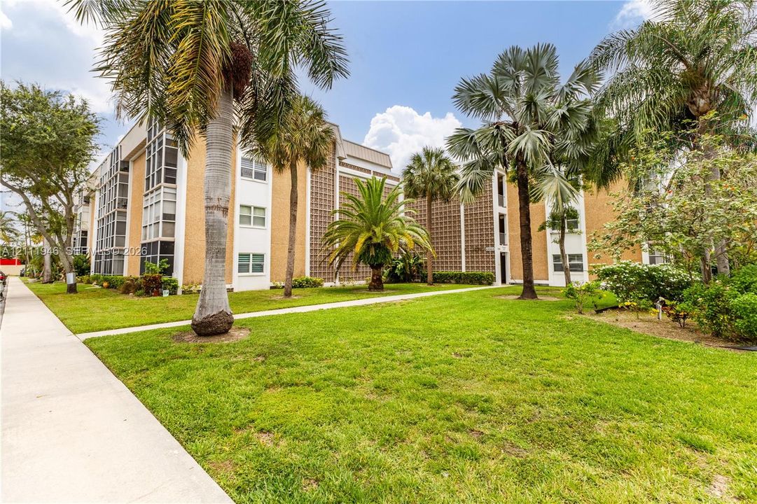 For Rent: $1,850 (1 beds, 1 baths, 600 Square Feet)