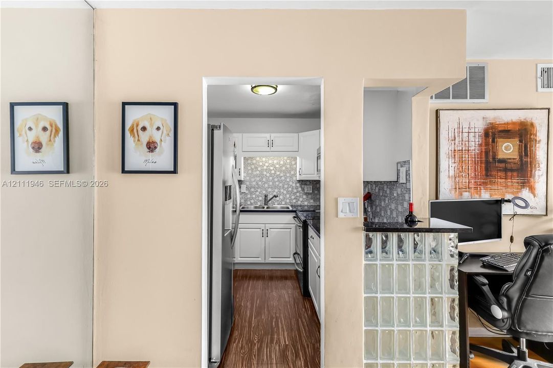 For Rent: $1,850 (1 beds, 1 baths, 600 Square Feet)