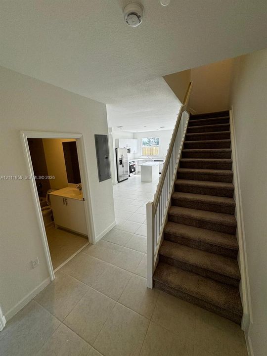 For Sale: $400,000 (3 beds, 2 baths, 1328 Square Feet)