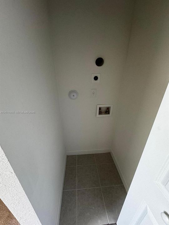 For Sale: $400,000 (3 beds, 2 baths, 1328 Square Feet)