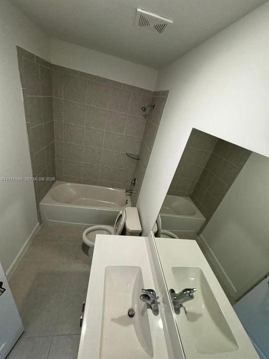 For Sale: $400,000 (3 beds, 2 baths, 1328 Square Feet)