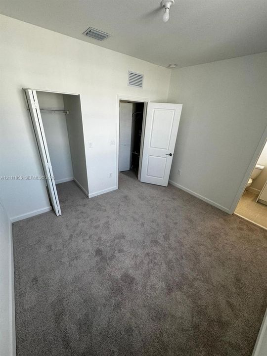 For Sale: $400,000 (3 beds, 2 baths, 1328 Square Feet)