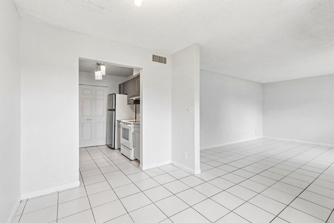 02_Dining-Kitchen-Connection_Original-00