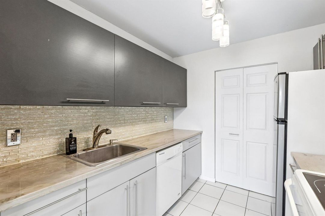 05_Kitchen-Sink-and-Cabinetry_Original-0