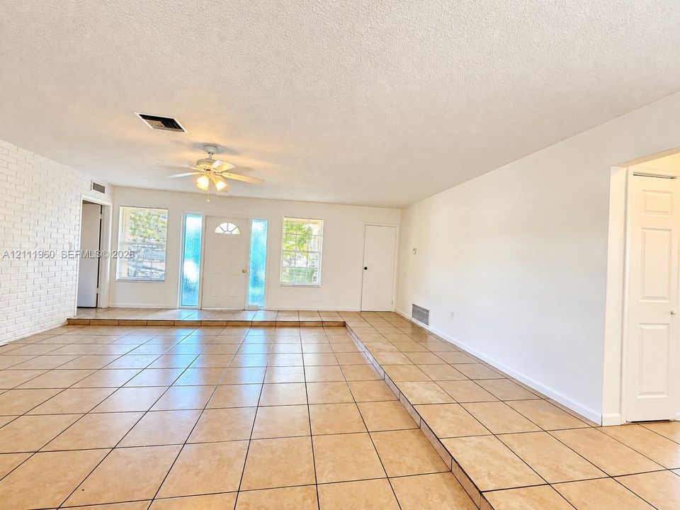 For Rent: $3,250 (3 beds, 2 baths, 1848 Square Feet)