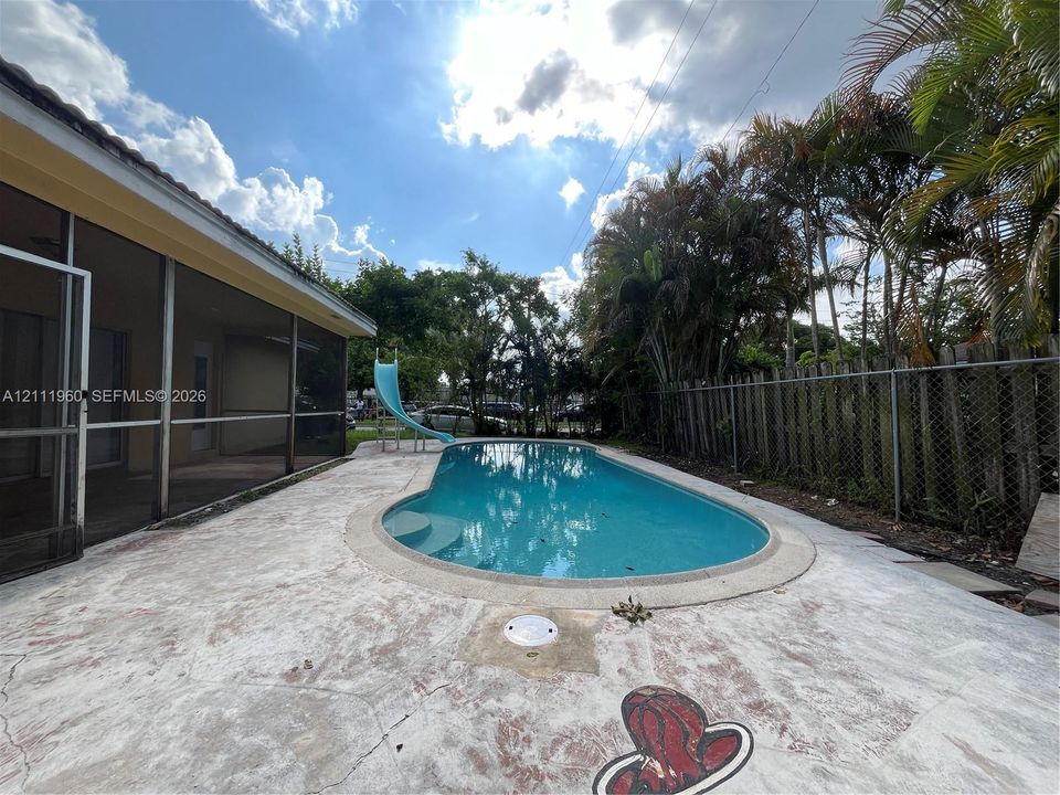 For Rent: $3,250 (3 beds, 2 baths, 1848 Square Feet)