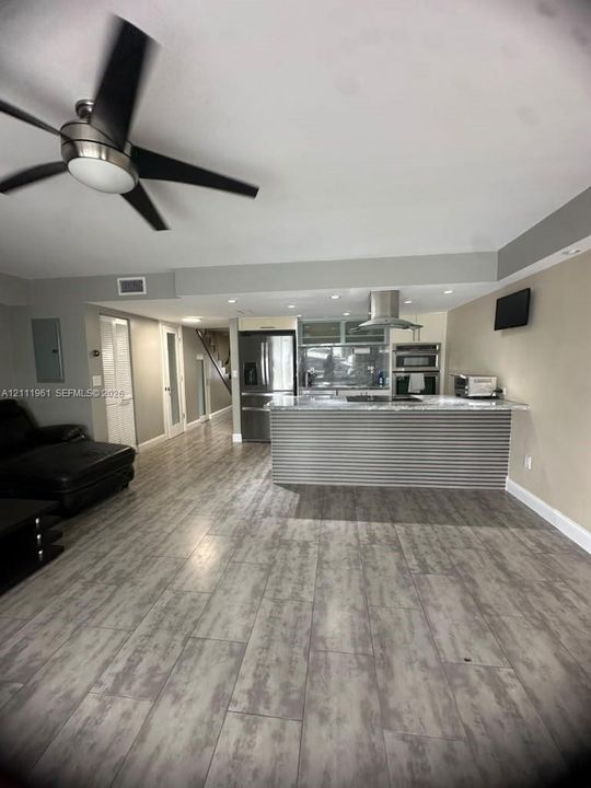 For Rent: $4,800 (2 beds, 2 baths, 1570 Square Feet)