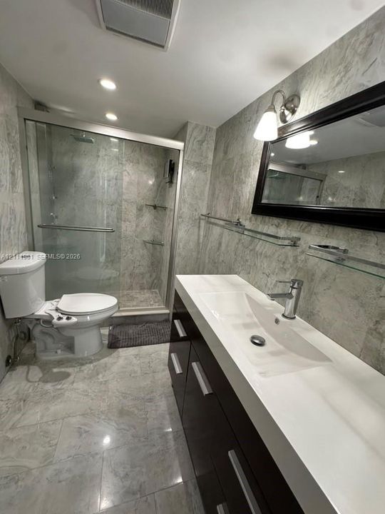 For Rent: $4,800 (2 beds, 2 baths, 1570 Square Feet)