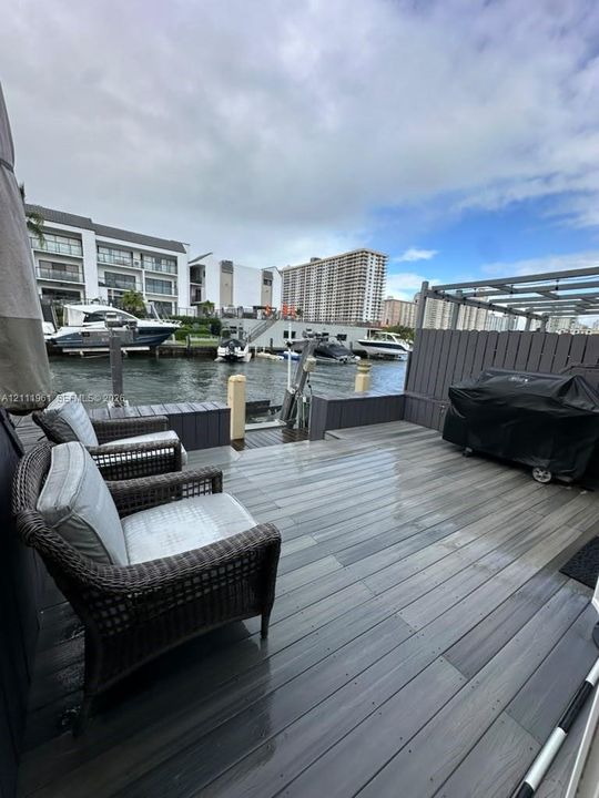 For Rent: $4,800 (2 beds, 2 baths, 1570 Square Feet)