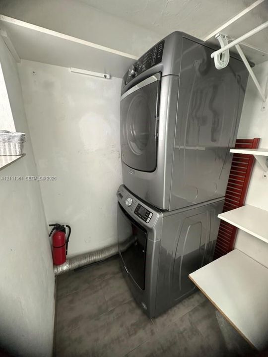 For Rent: $4,800 (2 beds, 2 baths, 1570 Square Feet)