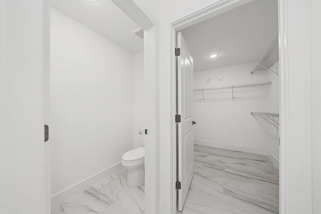 interior - master bathroom 4