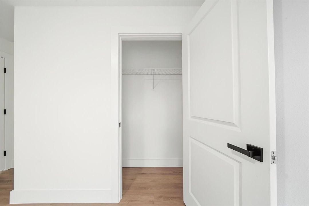 interior - second bedroom 4