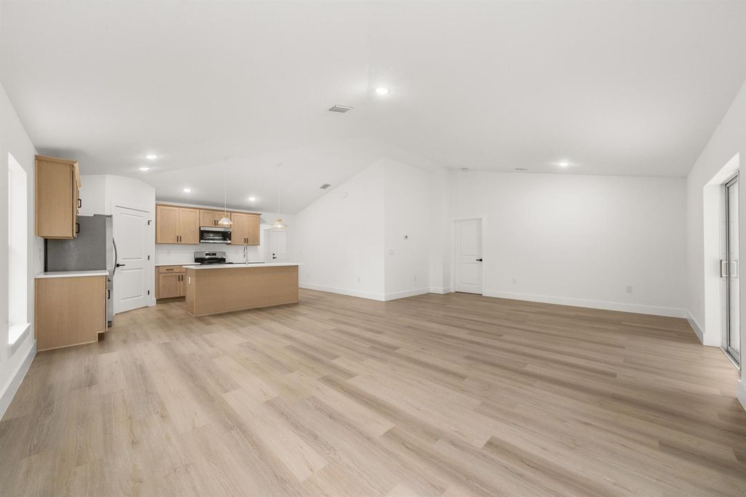 interior - living room 2 (1)