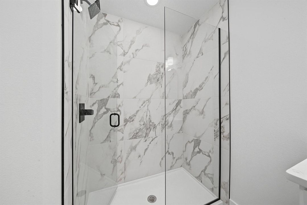 interior - master bathroom 3