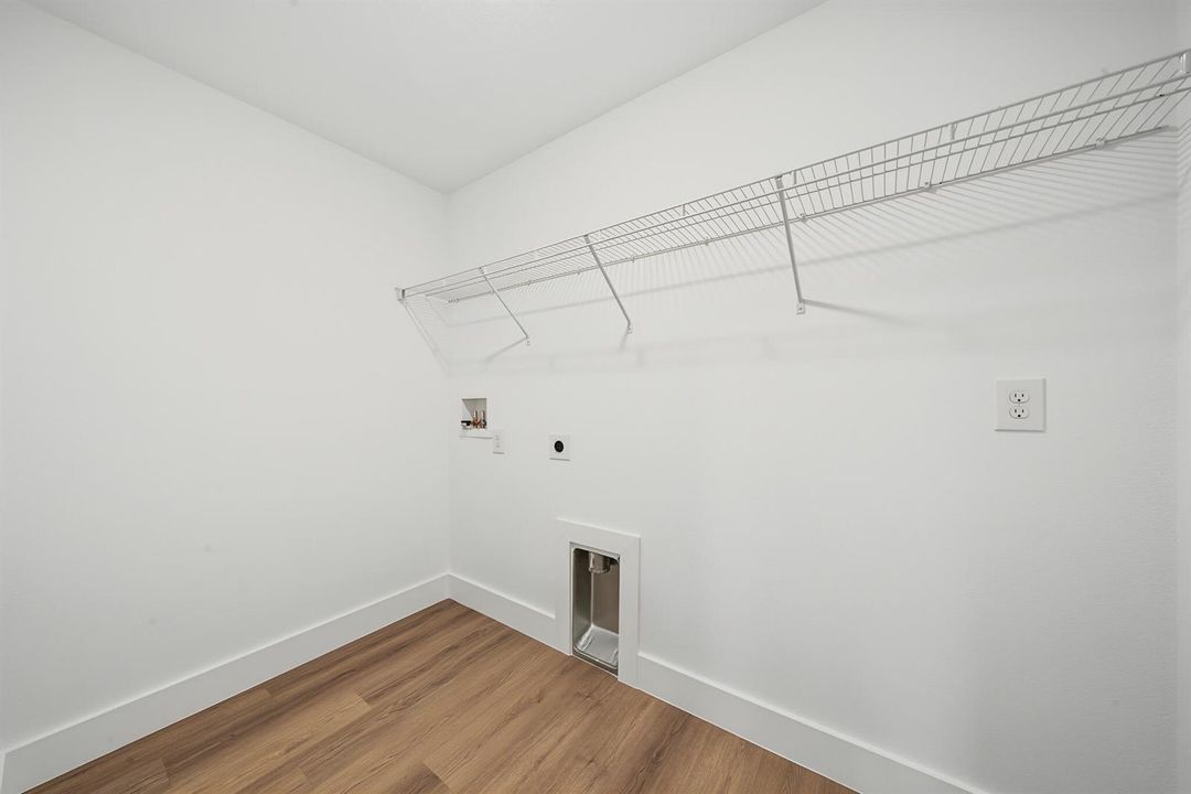 interior - laundry 1