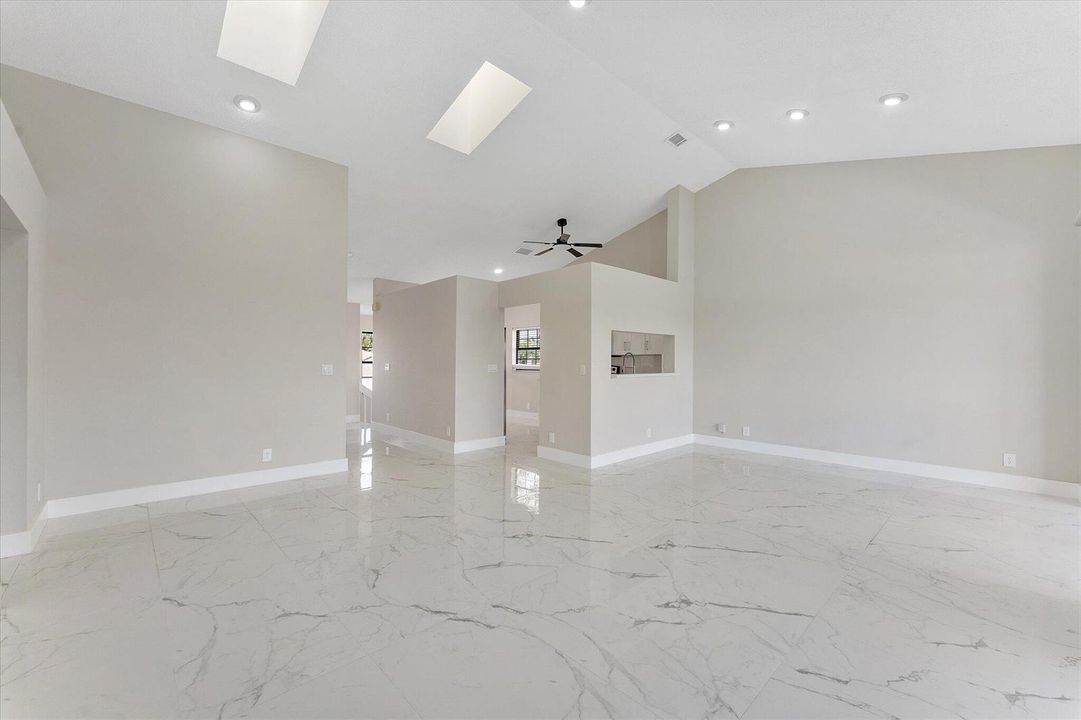 04-10890 Lakemore Lane_004