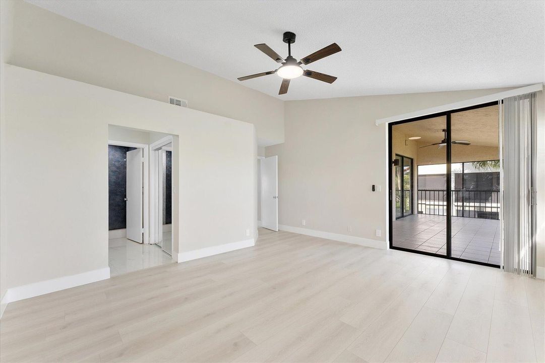 22-10890 Lakemore Lane_022