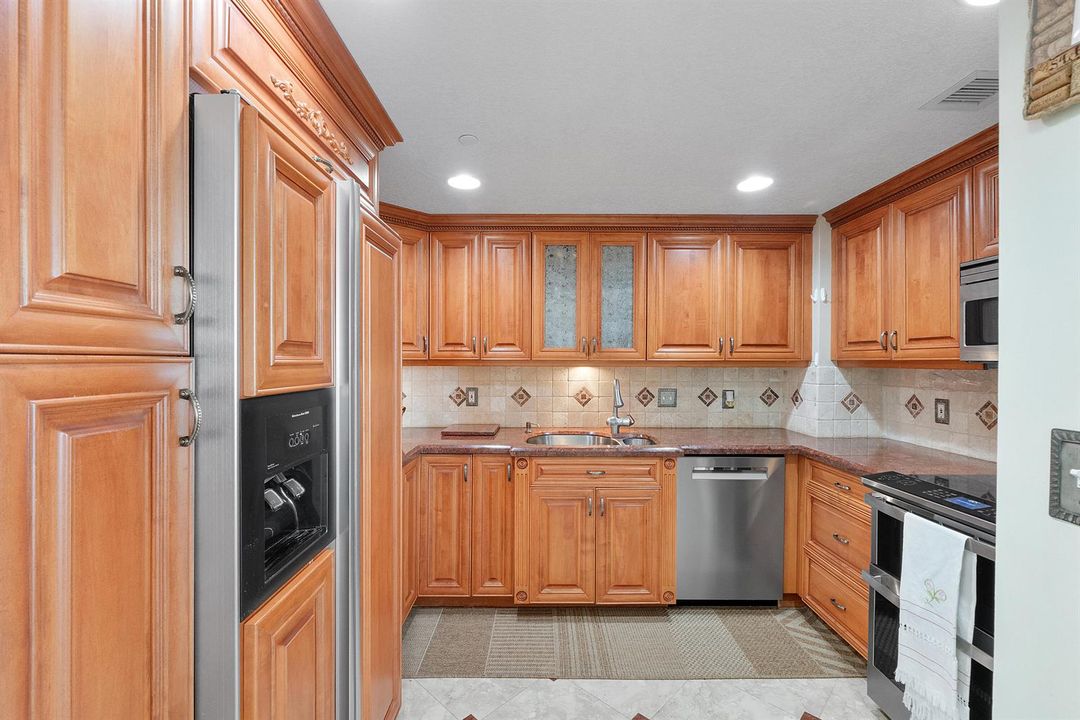 1900 S Ocean Blvd 16S_005