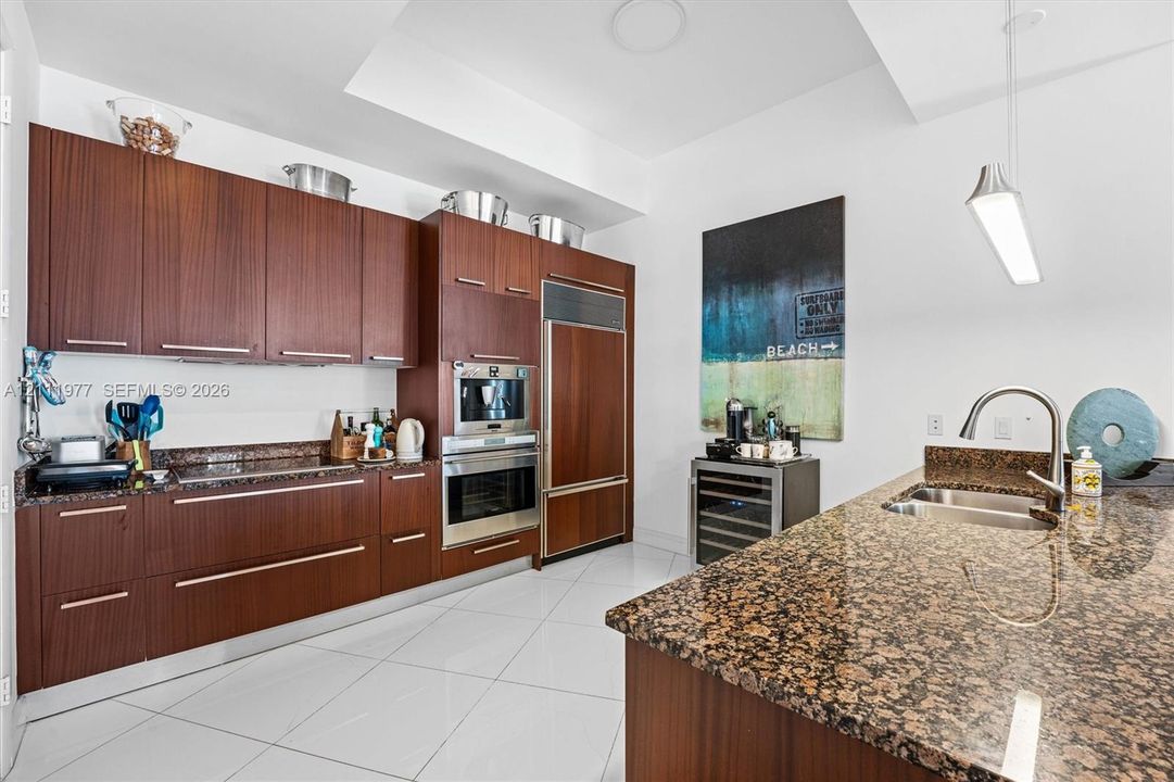 For Rent: $9,800 (2 beds, 3 baths, 2084 Square Feet)