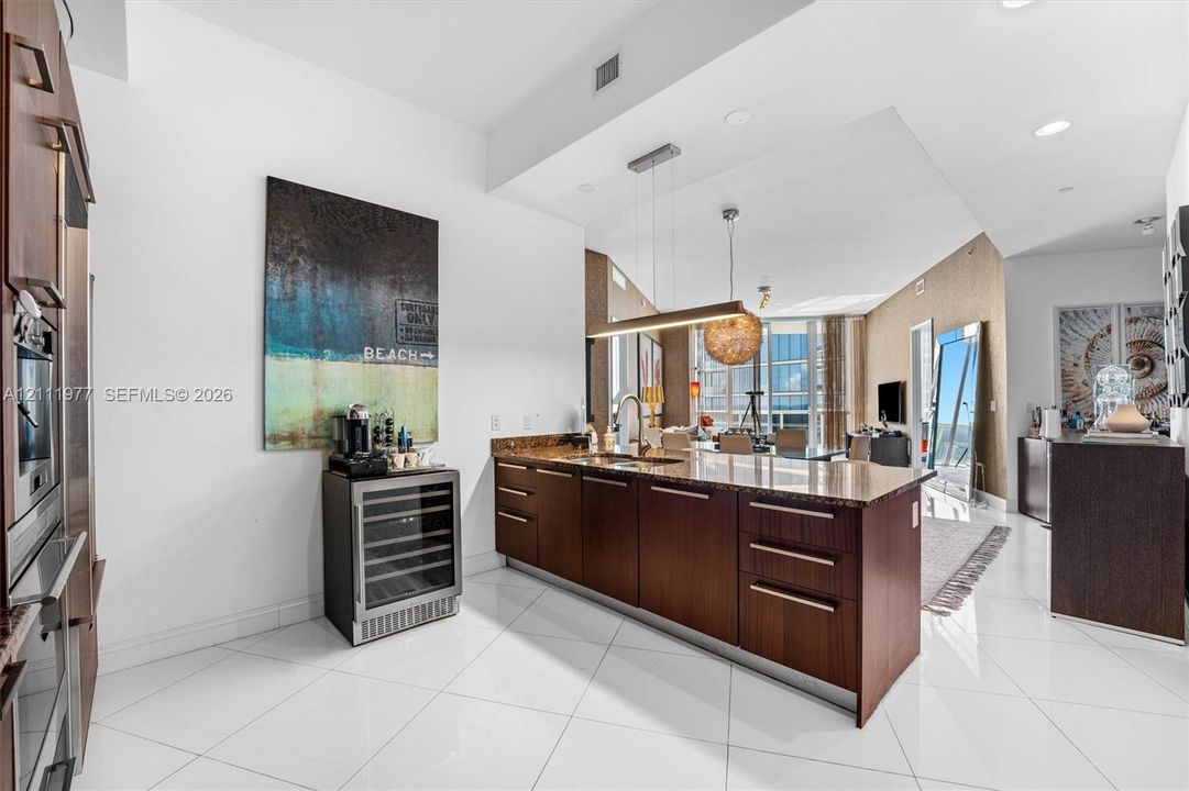 For Rent: $9,800 (2 beds, 3 baths, 2084 Square Feet)