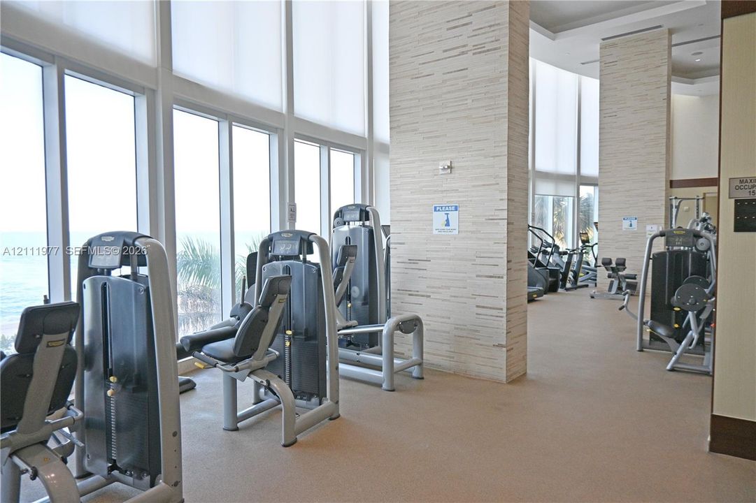 For Rent: $9,800 (2 beds, 3 baths, 2084 Square Feet)