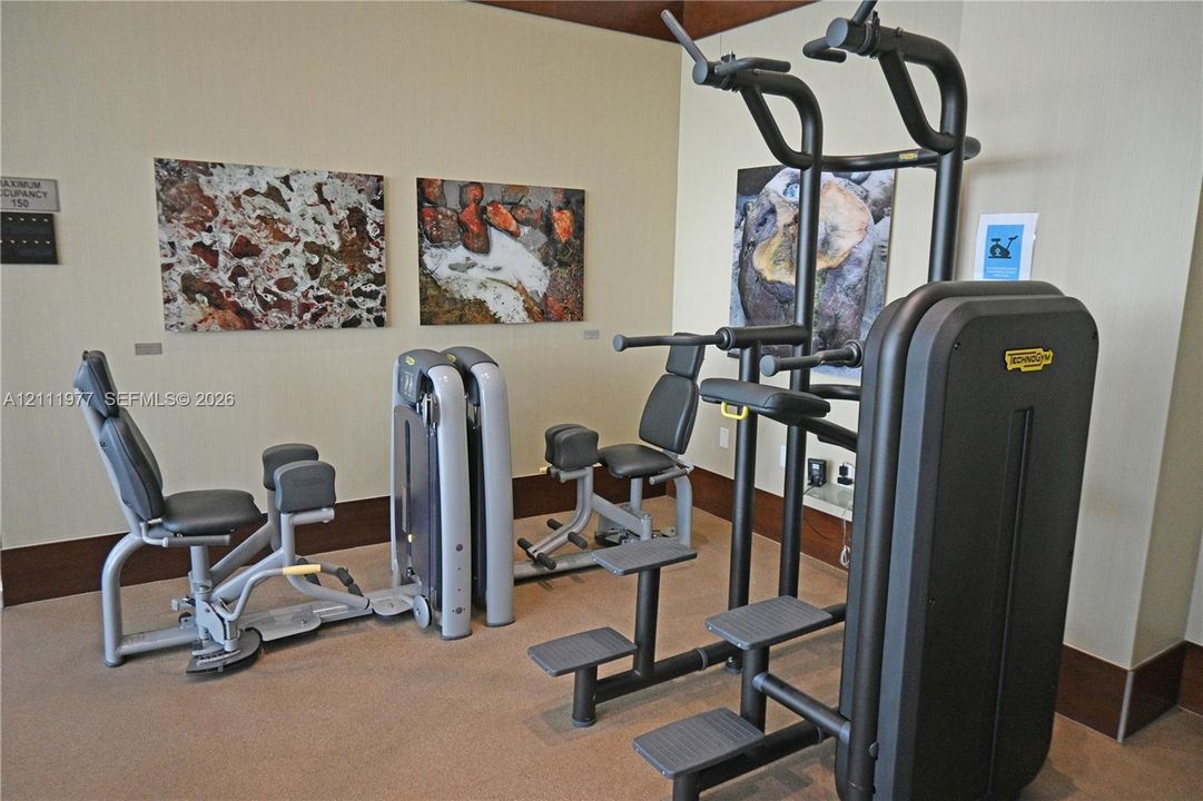 For Rent: $9,800 (2 beds, 3 baths, 2084 Square Feet)