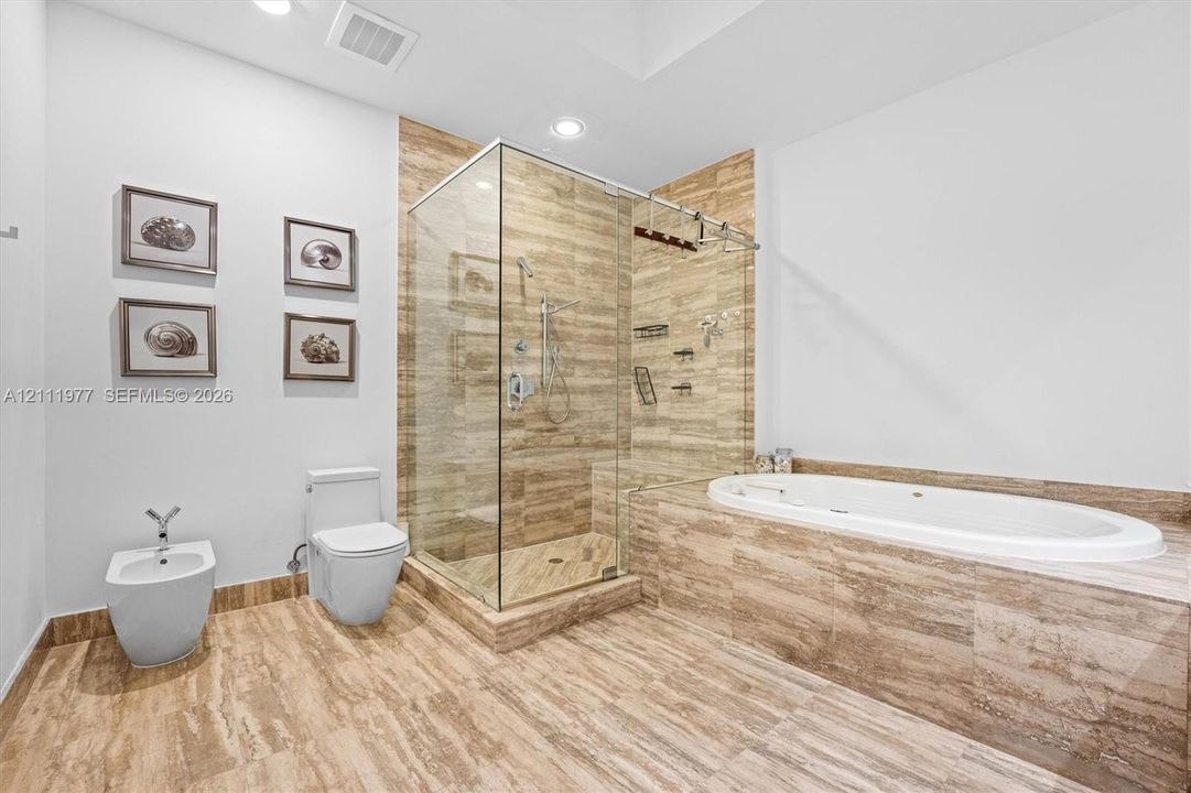 For Rent: $9,800 (2 beds, 3 baths, 2084 Square Feet)
