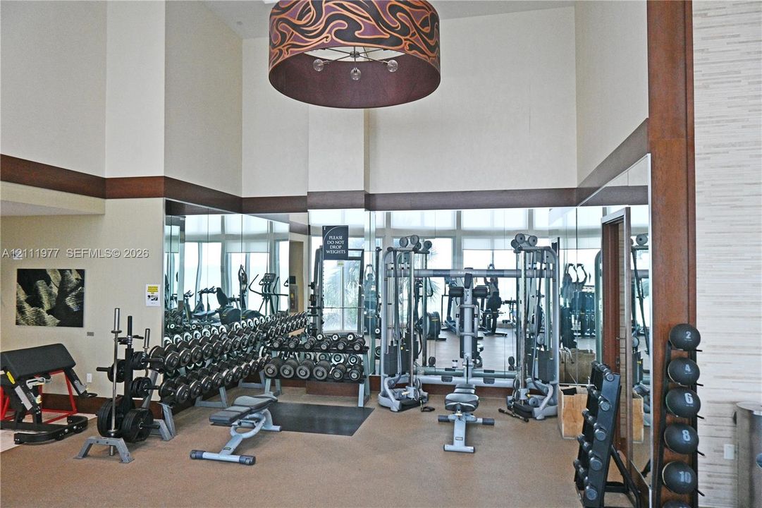 For Rent: $9,800 (2 beds, 3 baths, 2084 Square Feet)