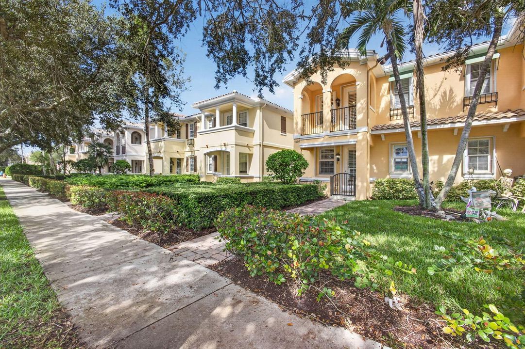 1597 Jeaga Dr