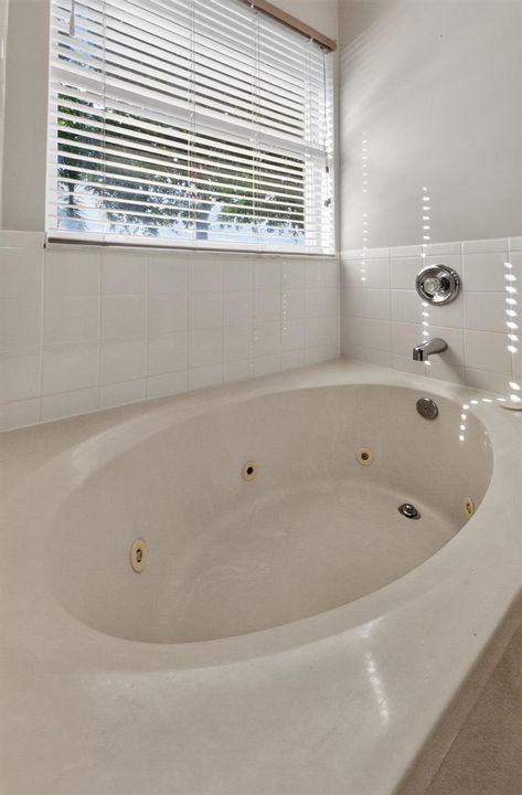 Primary Bathroom – Jacuzzi Tub View
