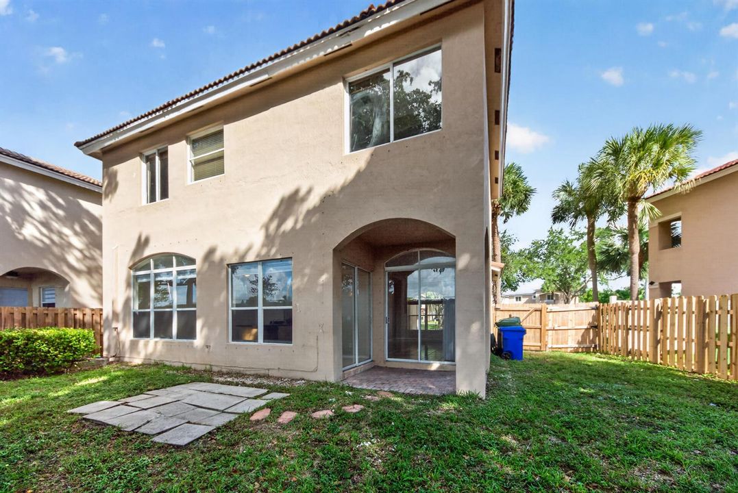Private Fenced Backyard – Main View