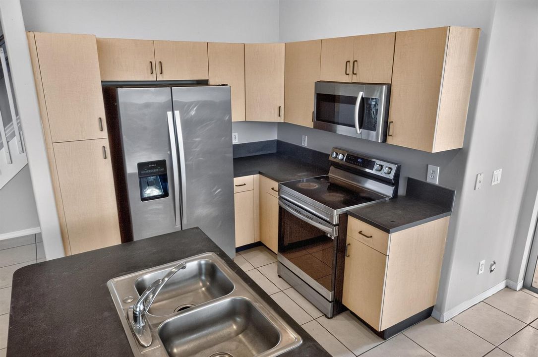 Kitchen – Cabinetry and Countertop Vie