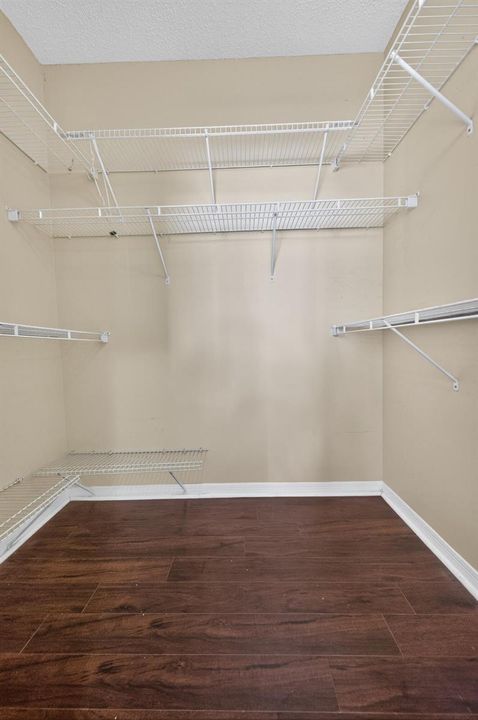 Primary Walk-In Closet – Main View