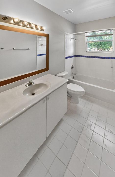 Guest Bathroom – Main View