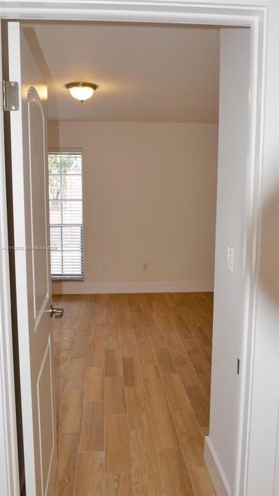 For Rent: $1,900 (1 beds, 1 baths, 615 Square Feet)