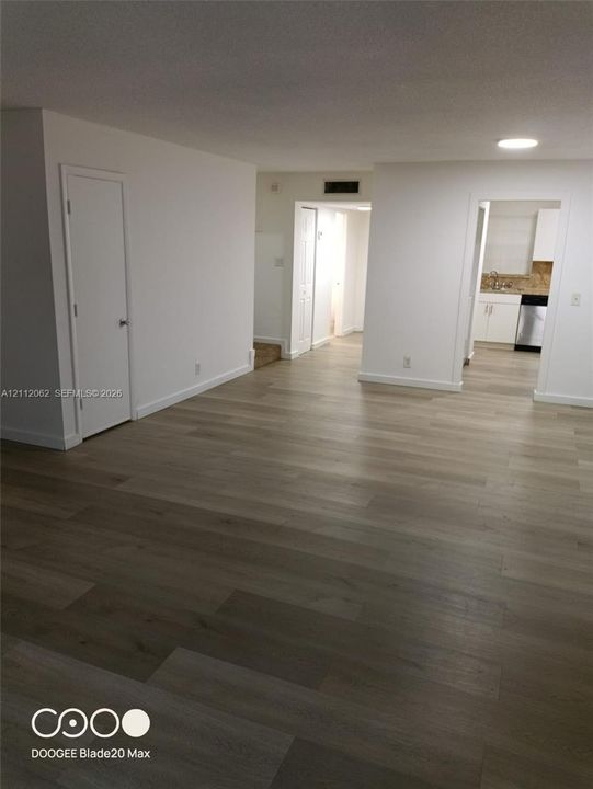For Rent: $2,300 (3 beds, 1 baths, 1400 Square Feet)