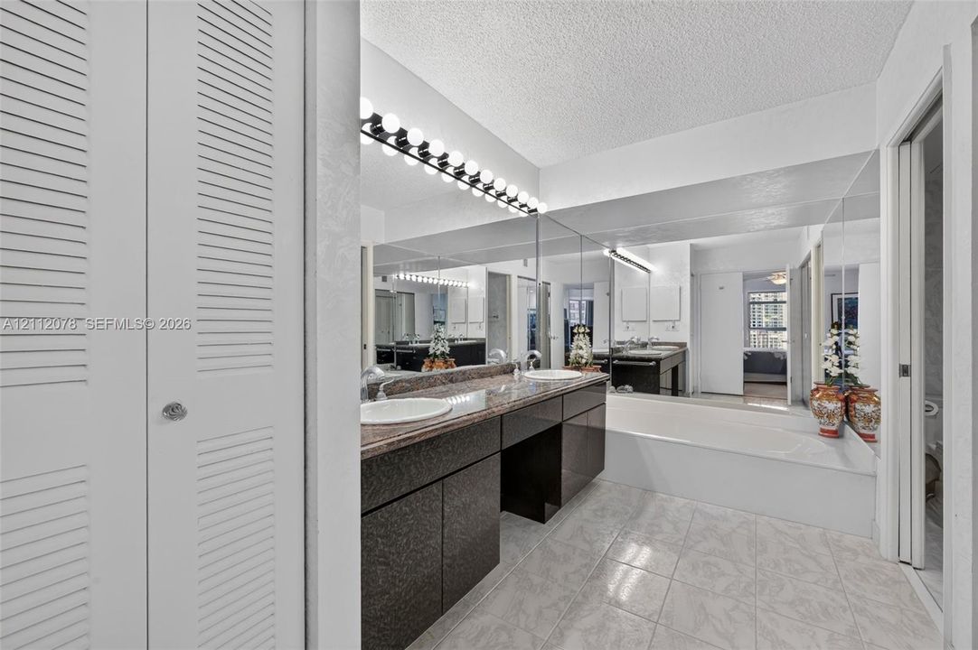 For Sale: $489,000 (2 beds, 2 baths, 1365 Square Feet)